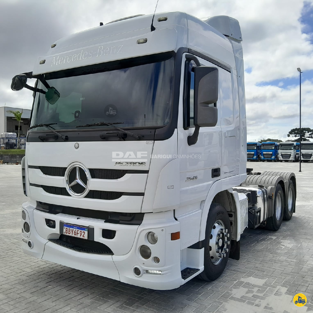 CAMINHAO MERCEDES-BENZ MB 2546 Cavalo Mecânico Cavalo 6x2 DAF Barigui SJP SAO JOSE DOS PINHAIS PARANÁ PR